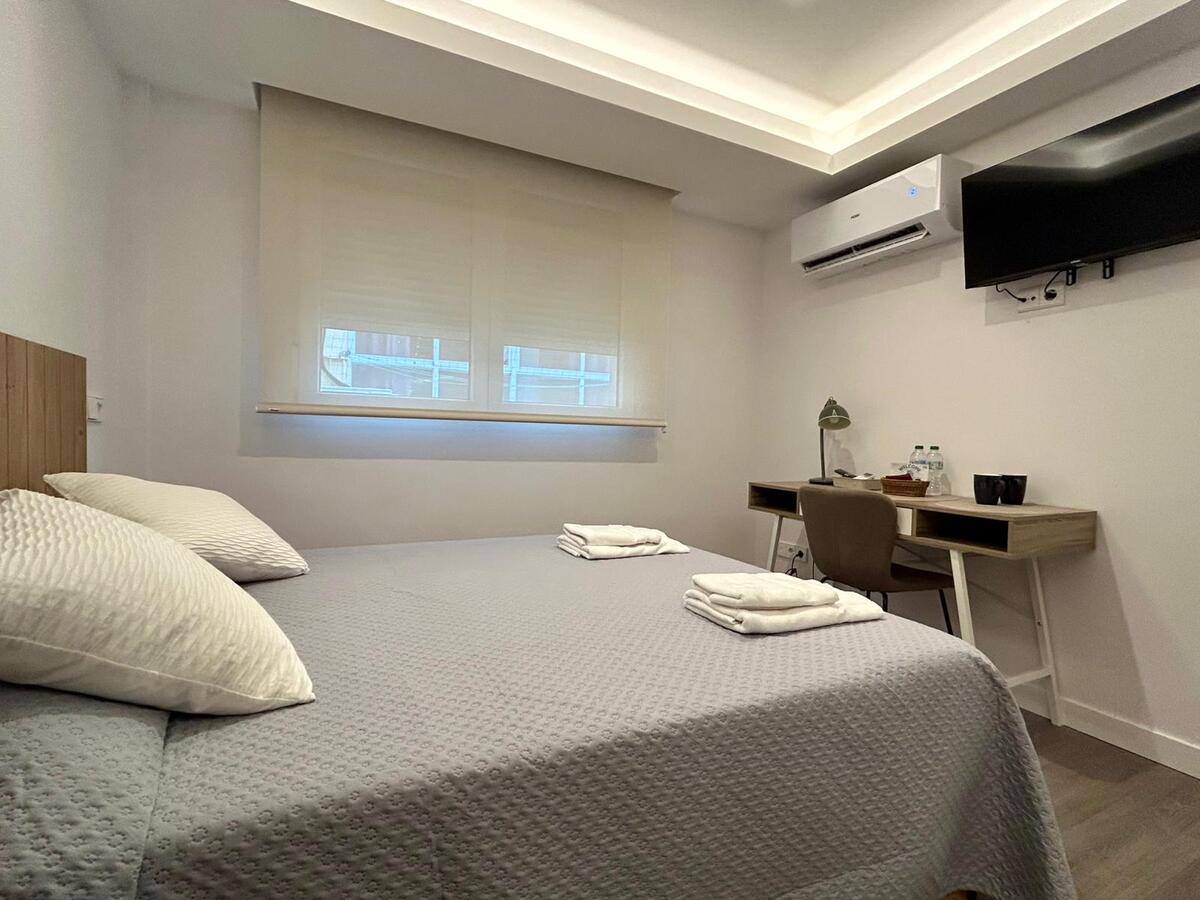 MITRA Sarria Living Suite 4 - 1